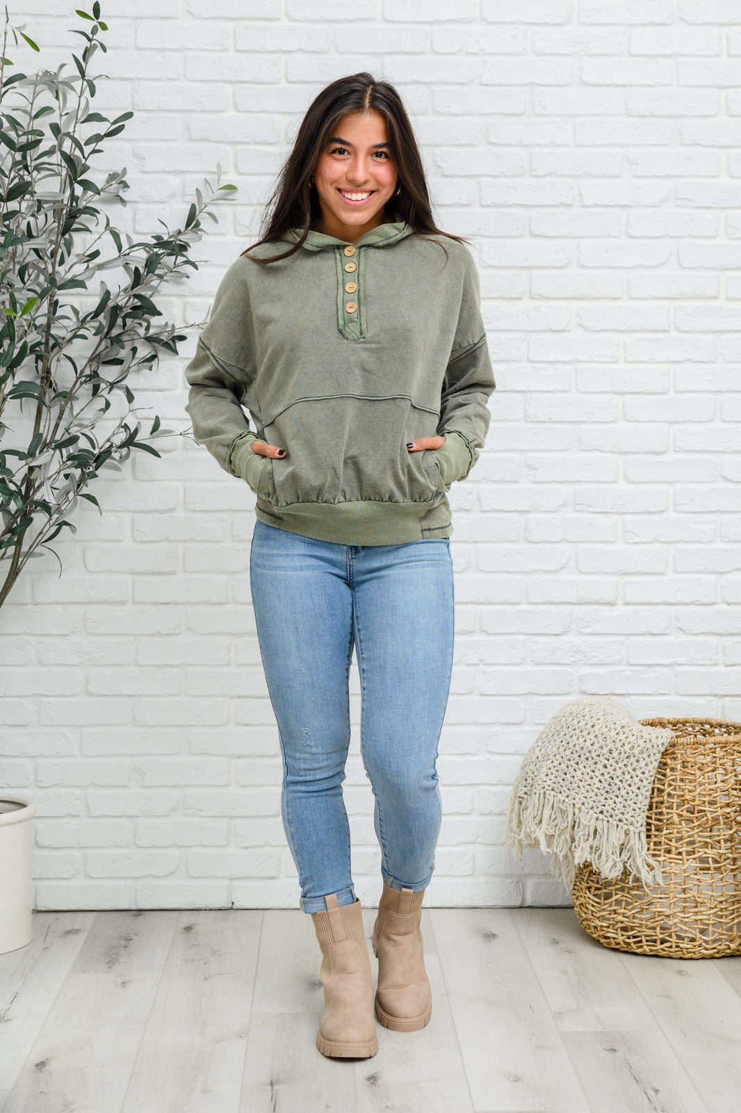 Colombia Button Pullover Hoodie In Green
